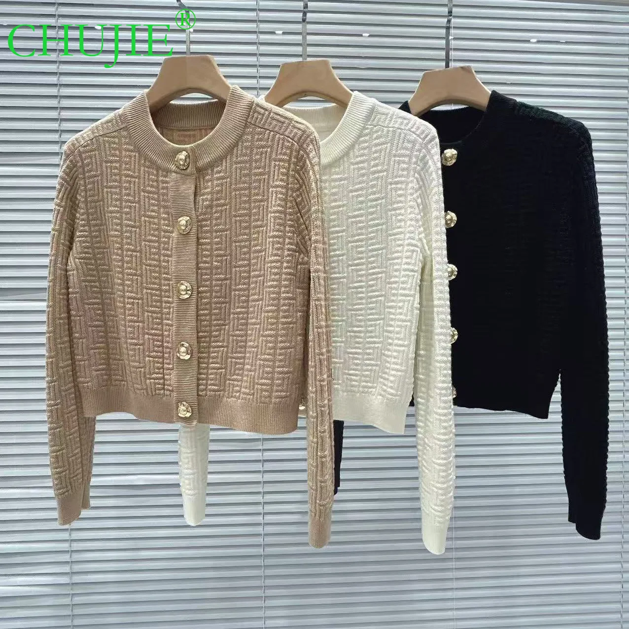 

CHUJIE 2025 Autumn New French Style Single Row Metal Button Jacquard Slim Fit Round Neck Knitted Cardigan Top