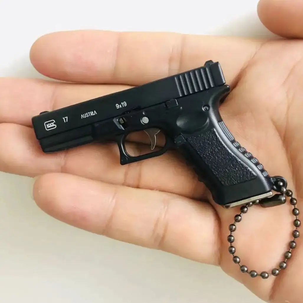 1:3 Mini pistola modello metallo G17 staccabile fai da te portachiavi Semi-lega giocattolo pistola ornamenti ciondolo giocattolo per bambini