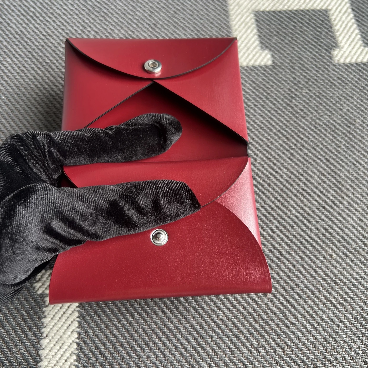 100% Genuine Leather Key Coin Wallet Button Closure Red Retro Style Men's Short Wallet Pure Color Carried in Spring And Autumn