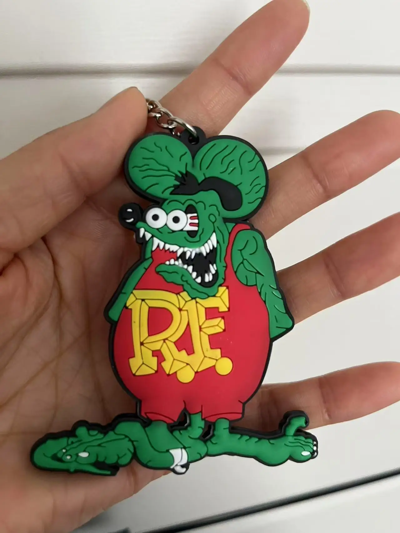 Llaveros de plástico para hombre, llaveros de pvc, RF, ratfink, rat, fink, mooneyes, venta al por mayor, 20 unidades por lote