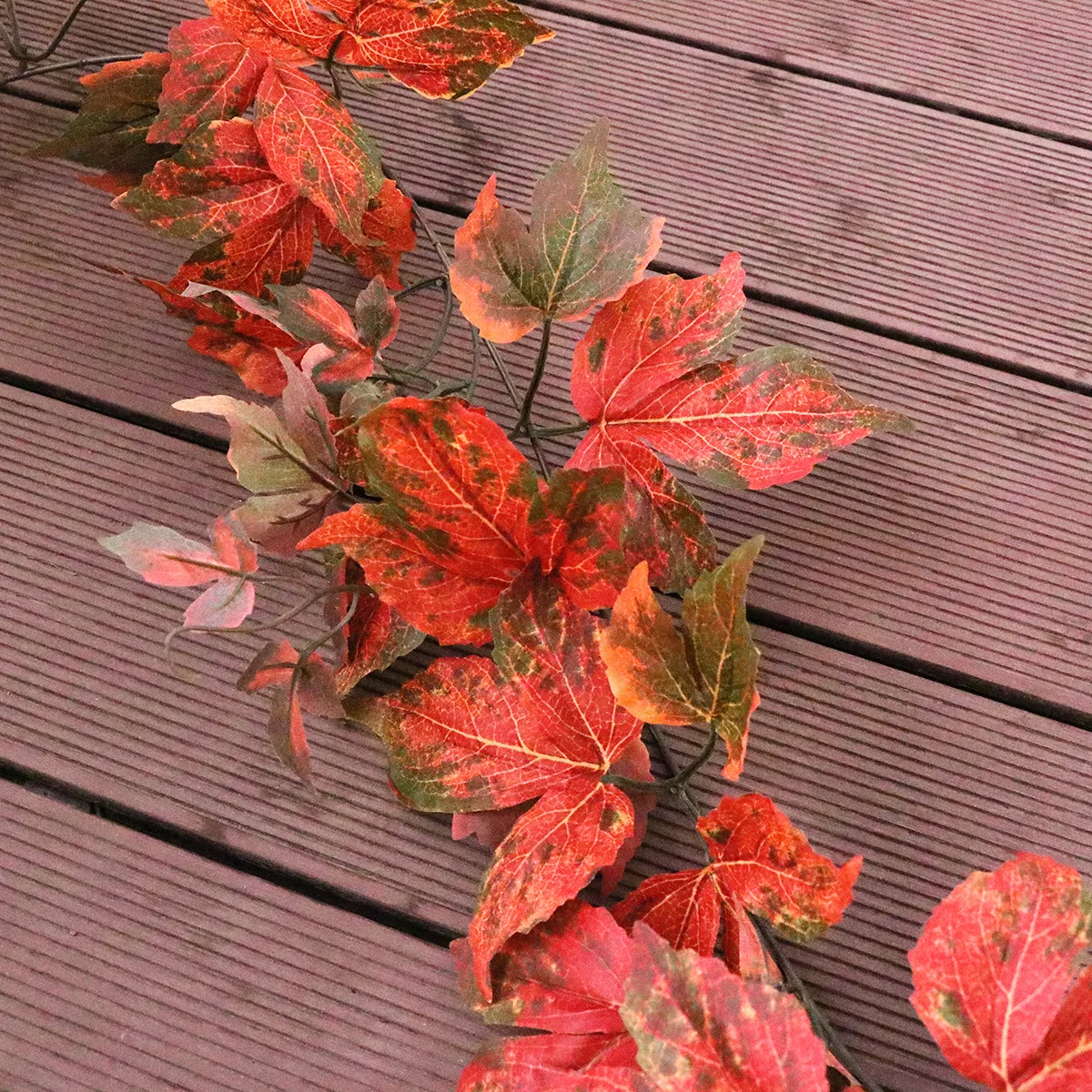 

Simulated Maple Leaf Garland Artificial Fall Leaves Decor Wedding Banquet Reusable Realistic Fake Autumn Hanging Plant
