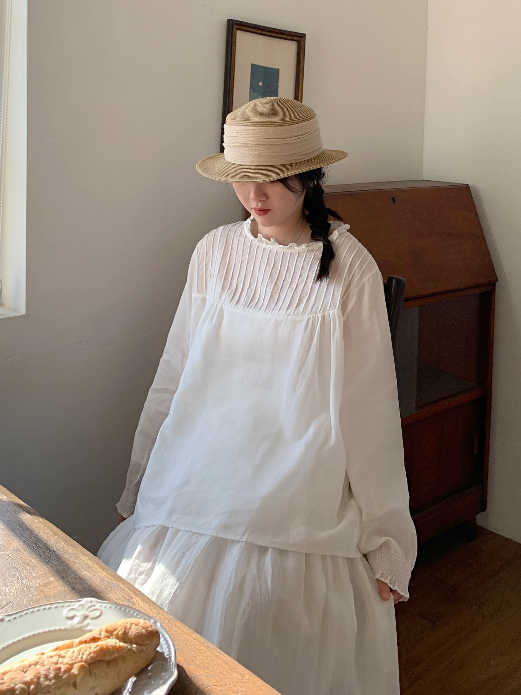 

JOENG 100% Flax Sun Protection Lightweight Long Sleeve Accordion Pleat Lace Collar Shirt Vintage Style Loose Fit Women's Top