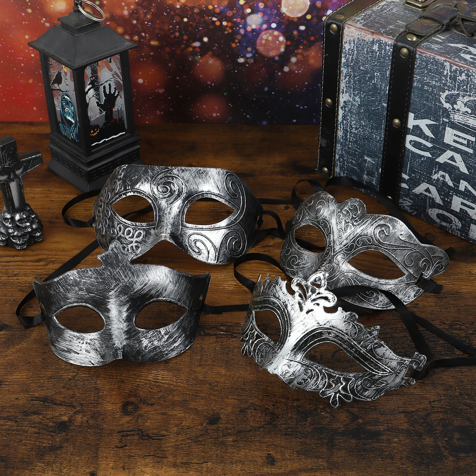 

4Pcs Unique Vintage Half Face Masks Premium Plastic Halloween Cosplay Masquerade Party Decorations Venetian Mask