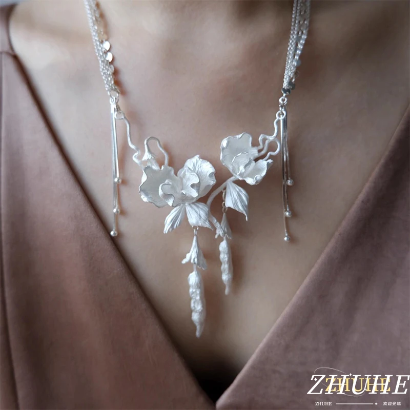 

The Spring Flower-shaped Pea Knot Necklace In A Retro Style Is A Perfect Gift For Women's Jewelry And Accessory Parties