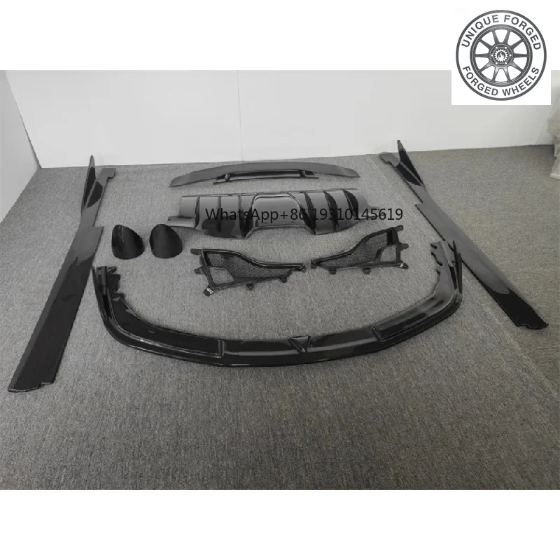 

Kit carrosserie en fibre carbone style A 458 Italia et Spir, y compris jupes latérales à lèvre avant