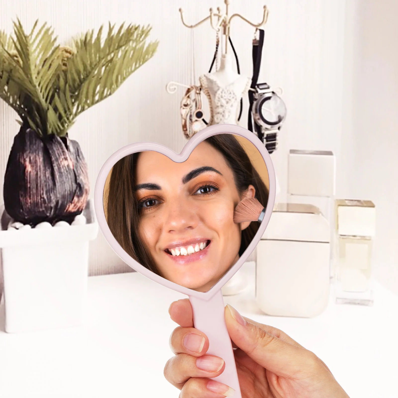 12 Stück herzförmiger Handspiegel, niedliches Design, mehrere Farben, klare Spiegeloberfläche, einfach jederzeit zu tragen, Handspiegel