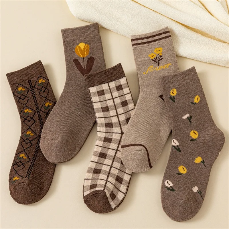 5 pares 2025 calcetines gruesos de punto a media pantorrilla para mujer calcetines cálidos con agarre de estilo Vintage Otoño Invierno chica escuela calcetines calientes mujer al por mayor