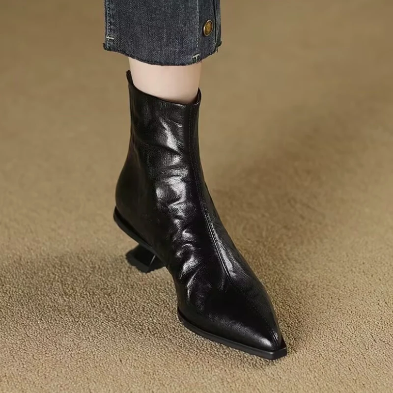 

Новинка 2024, стильные женские роскошные винтажные женские ботильоны с острым носком, модные туфли на толстом каблуке, лаконичные короткие ботинки, Zapatos Mujer