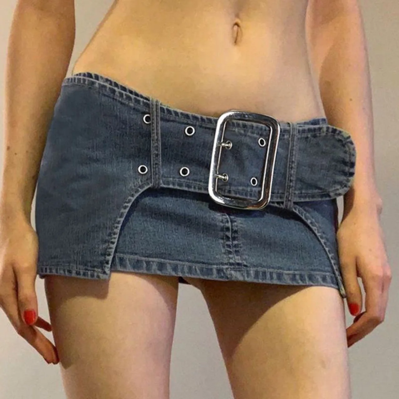 American Y2K Style Denim Micro Mini Skirt Faux Two-Piece Design with Vintage Wash Large Waist Buckle Slimming Hip-Lifting Jean S