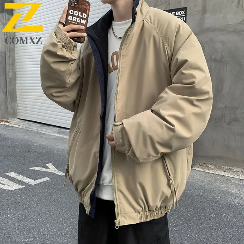 

Мужская куртка COMXZ, повседневная модная однотонная водонепроницаемая спортивная куртка с воротником-стойкой, простая и универсальная одежда больших размеров 2025
