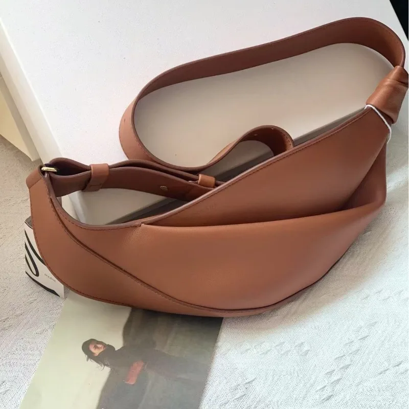 

High quality large capacity chest bag with French niche design, Neyu cowhide single shoulder crossbody women's bag