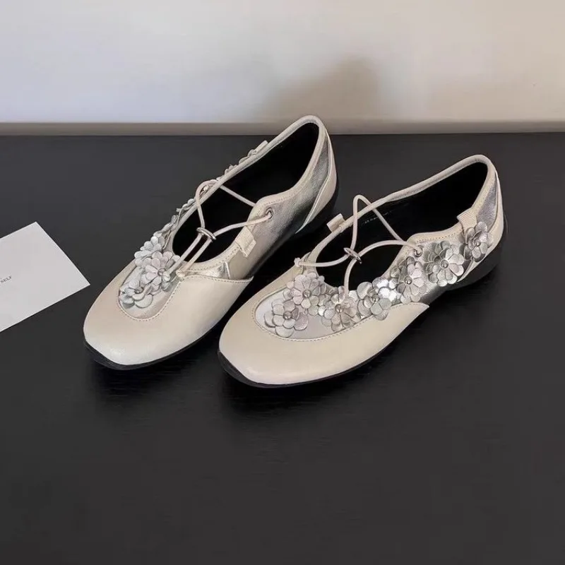 

Colorblock Flower Elastic Band Versatile Round Toe Shallow Mouth Single Shoes Women 2026