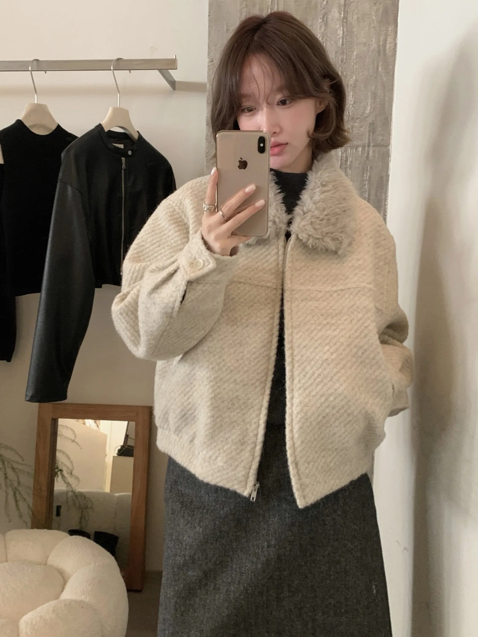 

Корейская женская короткая куртка с теплым шерстяным воротником, зимняя, на молнии, с пушистой подкладкой, удобный дизайн для маленьких размеров