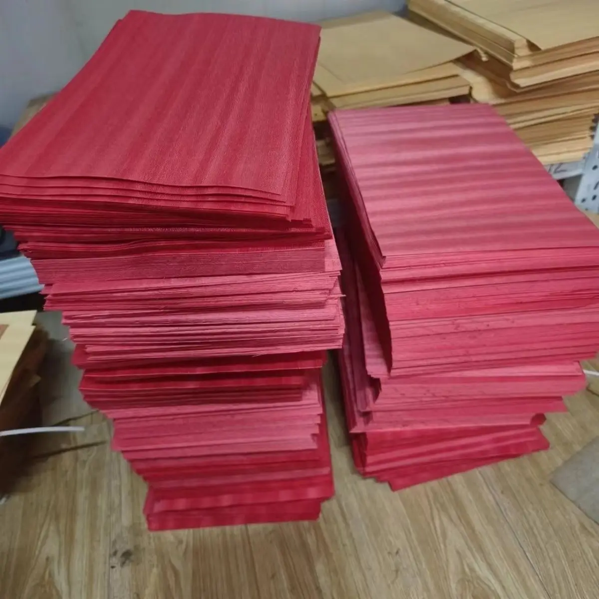 2 Pieces Rose Red Ayous Wood Veneer Sheet, Size 17cm×28cm / 0.8mm/1.2mm Easy DIY for Table Tennis Racket Veneering Woodworking