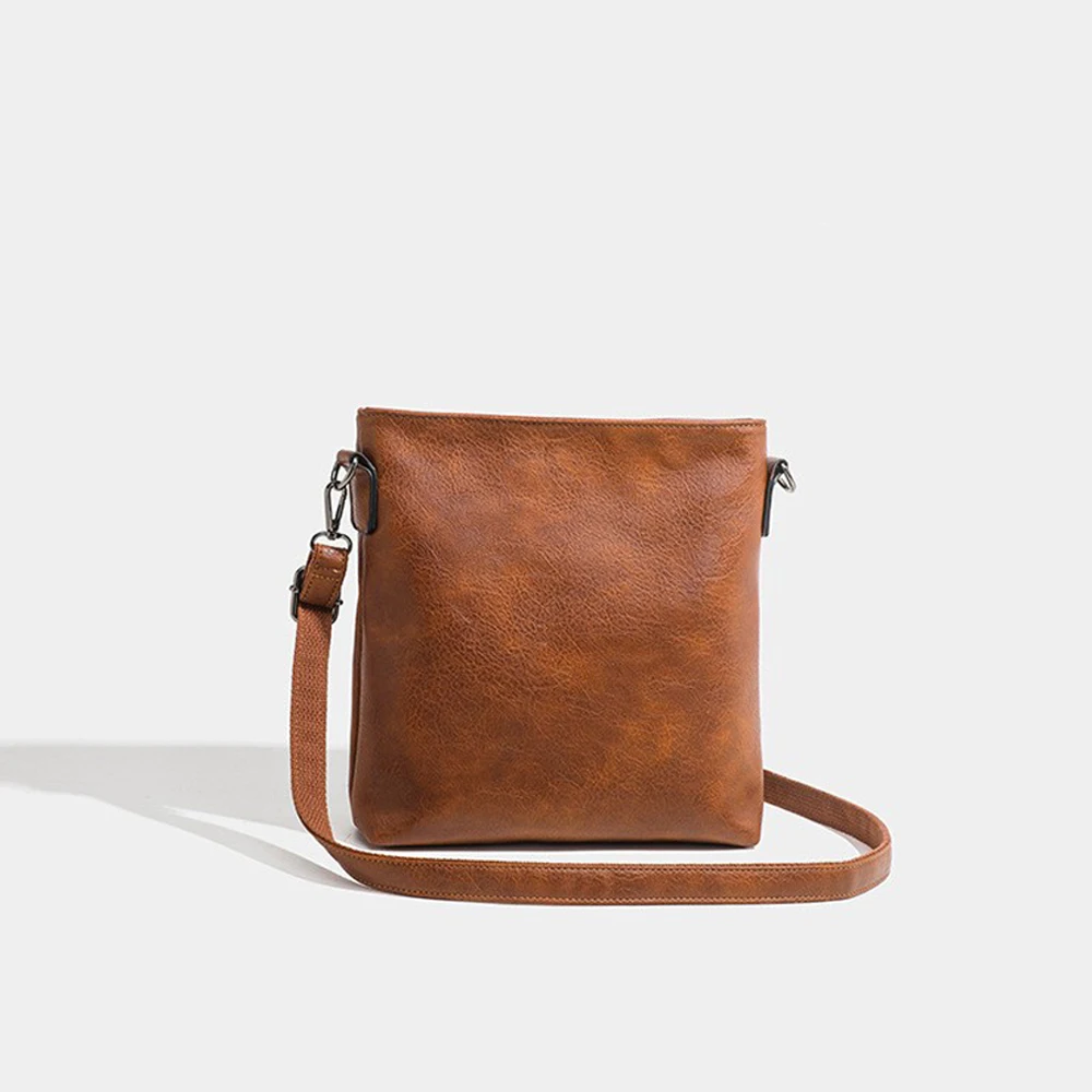Fashionable new retro PU leather shoulder bag, casual crossbody bag, men's and women's universal shoulder crossbody bag