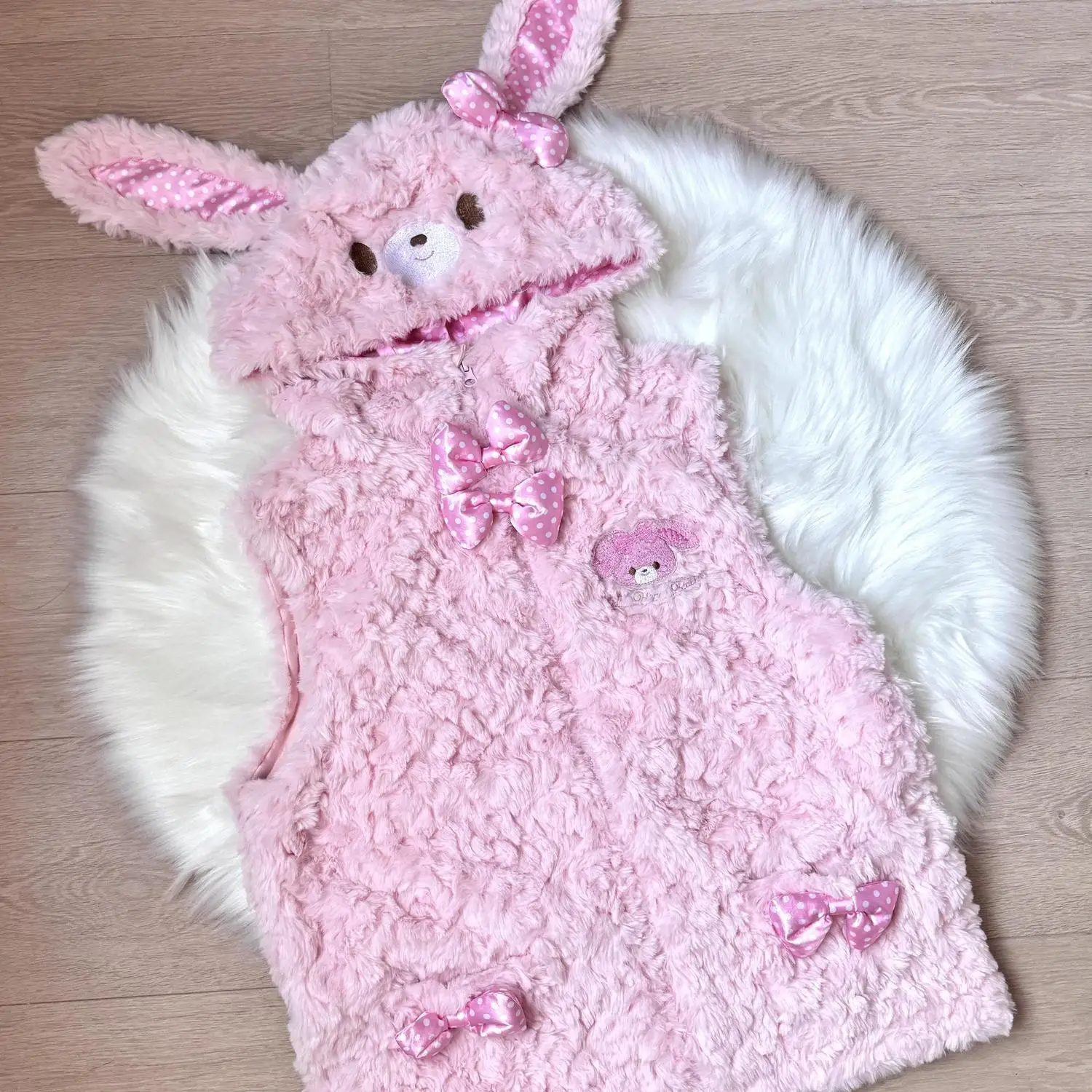 

Японский мультяшный стиль: Жилетка Jojifuku для девочек, милый розовый плюшевый жилет с капюшоном, весенняя новинка, теплый жилет на молнии с бантом, топ в стиле Y2K