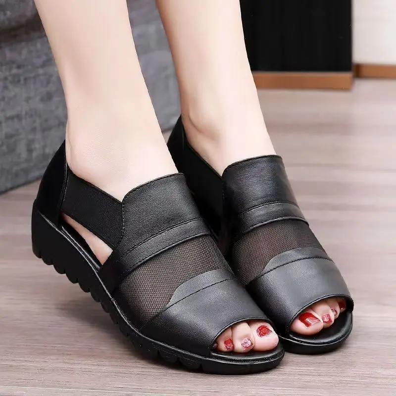 

Women Flat sole Hollow Out Peep Toe Sandals Summer New Soft Sole Breathable Lightweight Non Slip Sip On Elderly Women Sandals