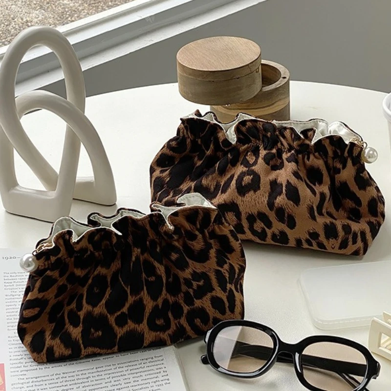 Fashion Women Pearl Zipper Makeup Bag Large Capacity Toiletry Travel Organizer Pouch Ladies Leopard Printed Make Up Bags Gift