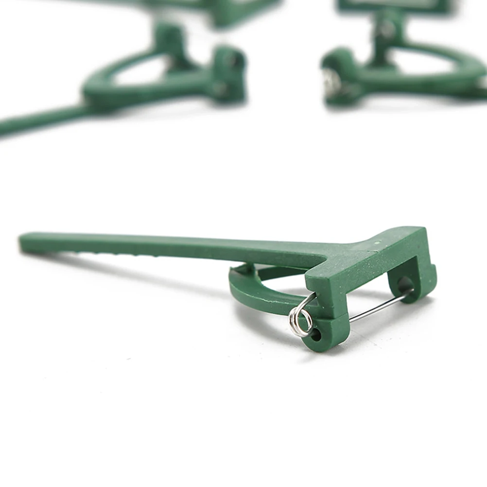 : Gomb- és jelvénykészítés