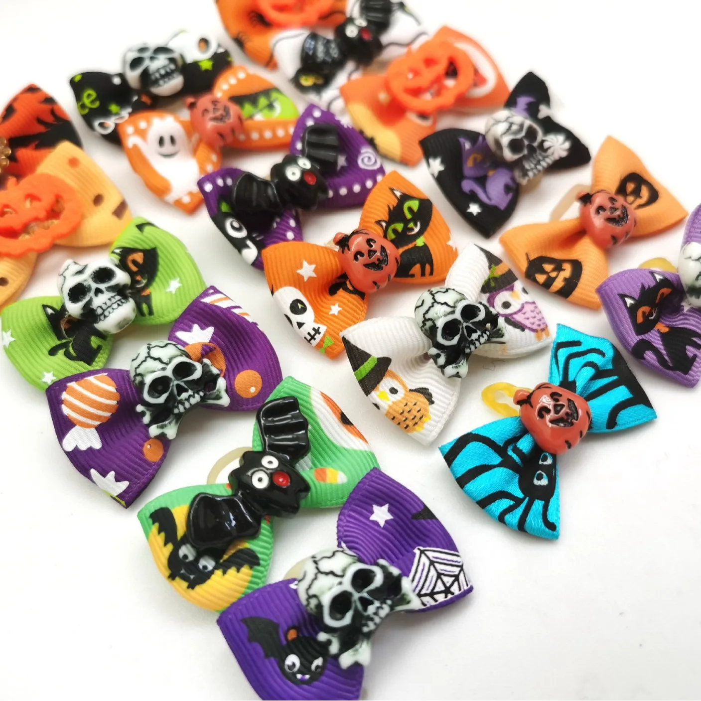 Halloween-Haarschleifen für kleine Hunde und Welpen, 40mm, gemischte Farben und Muster, festliche Haaraccessoires – Detail 6