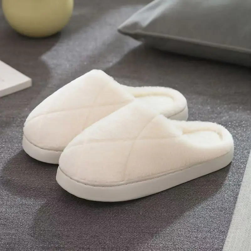 2026 Winter plush slippers are cute lightweight comfortable simple and provide good indoor warmth and slip-resistant properties