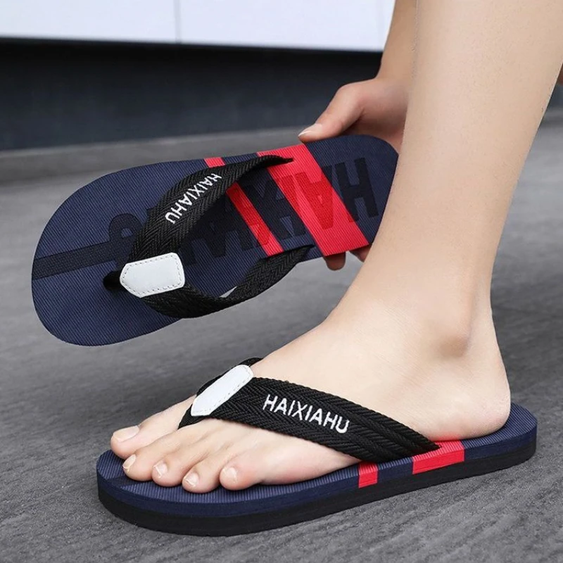 

Мужские нескользящие утолщенные шлепанцы: новая летняя модная модель для дома, улицы и пляжа