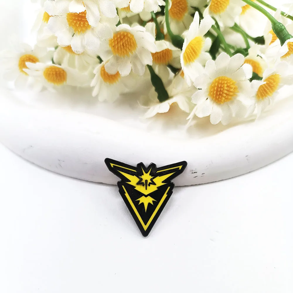 Creative Triangular Brooch Magic Explosion Black Yellow Enamel Pin Cartoon Anime Peripheral Badge Fashion Collar Jewelry Gift