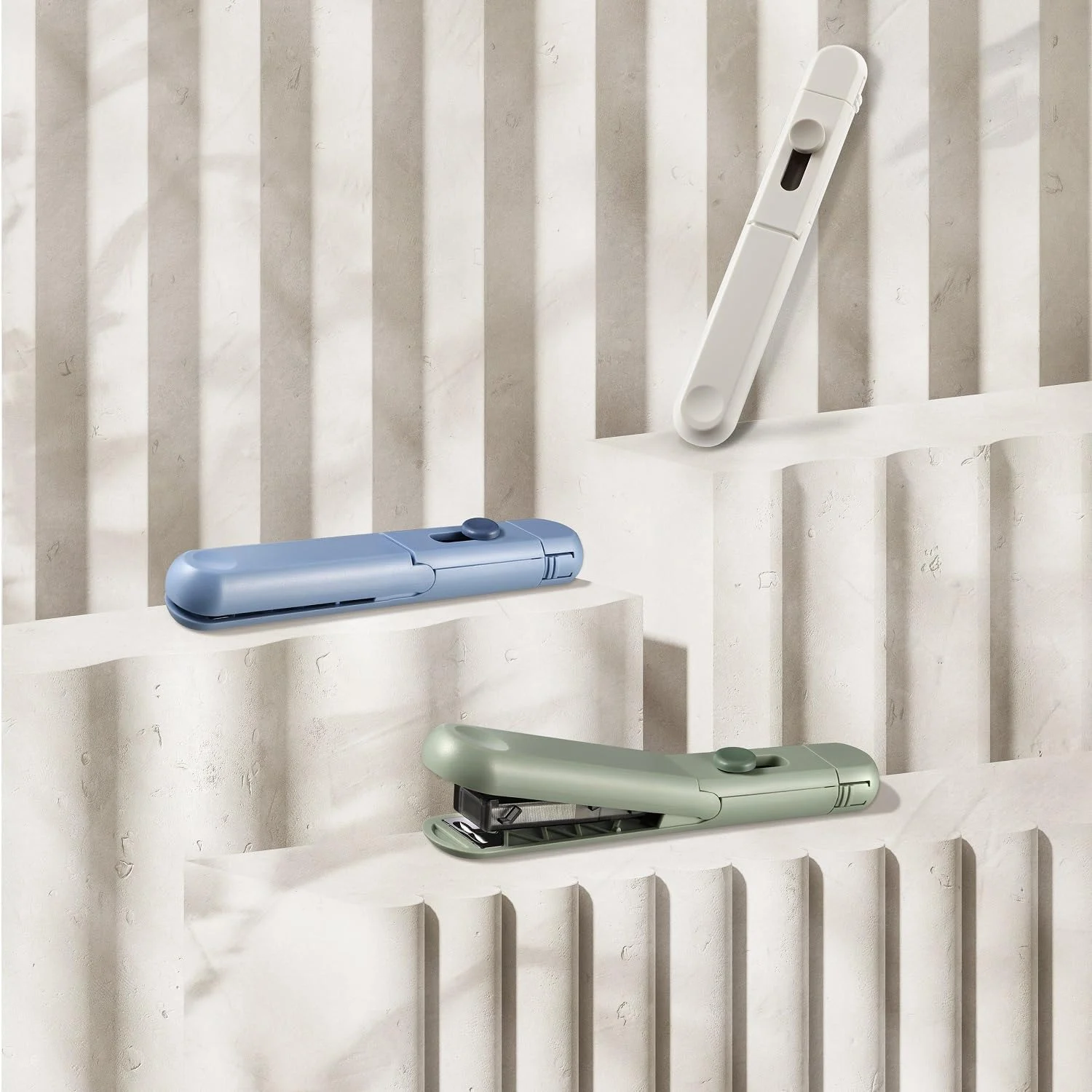 Japan MAX Motick HD-10SK Portable Pen-Type Stapler Mini Lightweight Handheld Office School Compact Design with 100 Staples