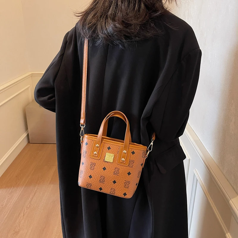 

Модная женская большая сумка и кошелек через плечо — дизайнерские сумки из мягкой кожи с элегантными металлическими акцентами