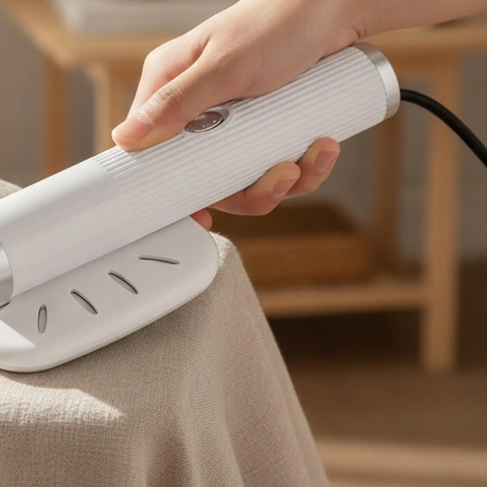 Compact Portable Steam Iron Handheld Clothes Steamer for Travel and Home Use Aluminum Alloy Plate USB Powered