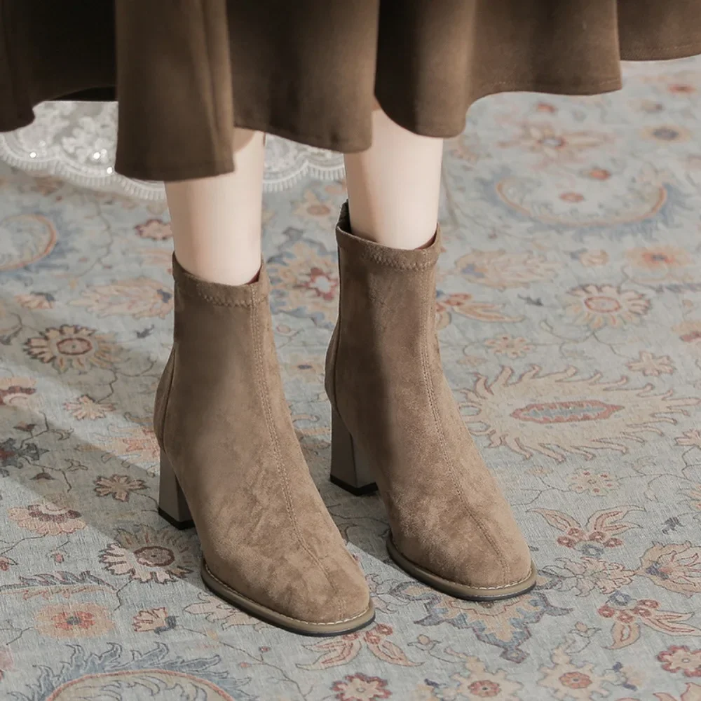

Зимние ботинки, женская новая осенне-зимняя коллекция, замшевые короткие сапоги средней длины на толстом каблуке с квадратным носком и высоким каблуком