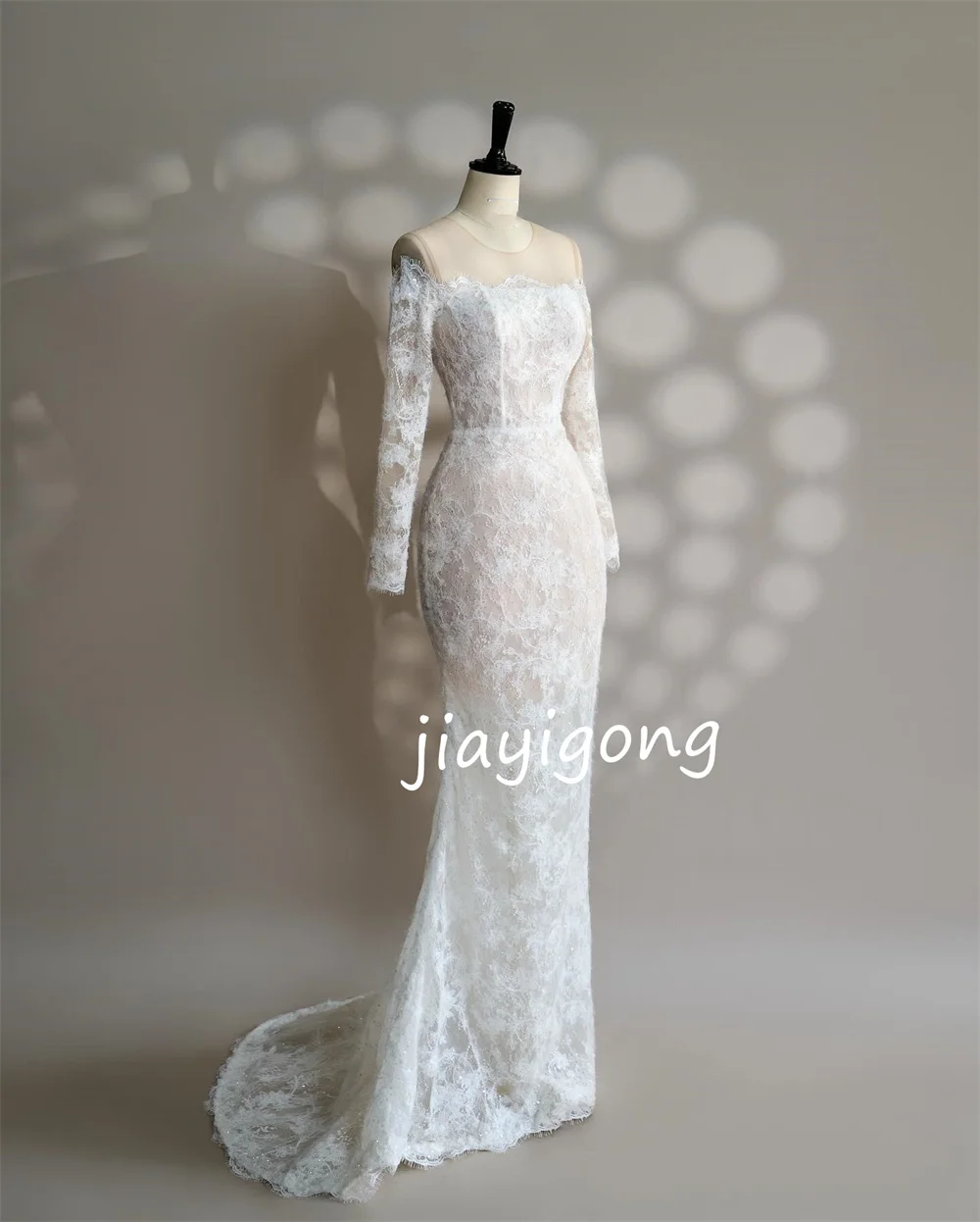 تخصيص الرجعية الطية الدانتيل حورية البحر مغرفة الرقبة فساتين طويلة المشاهير جودة عالية رائعة الرعوية مثير #3