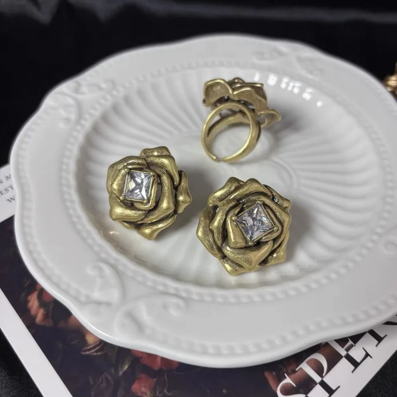 Fashion Jewelry Vintage Temperament Flower Rings Pendant Necklace For Women Female Gifts Delicate Design Accessories Hot Sale