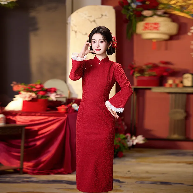 New Chinese Style Red Modified Long Sleeved Autumn and Winter Qipao 2026 New Female Bride Toast Dress Female Dress Qipao