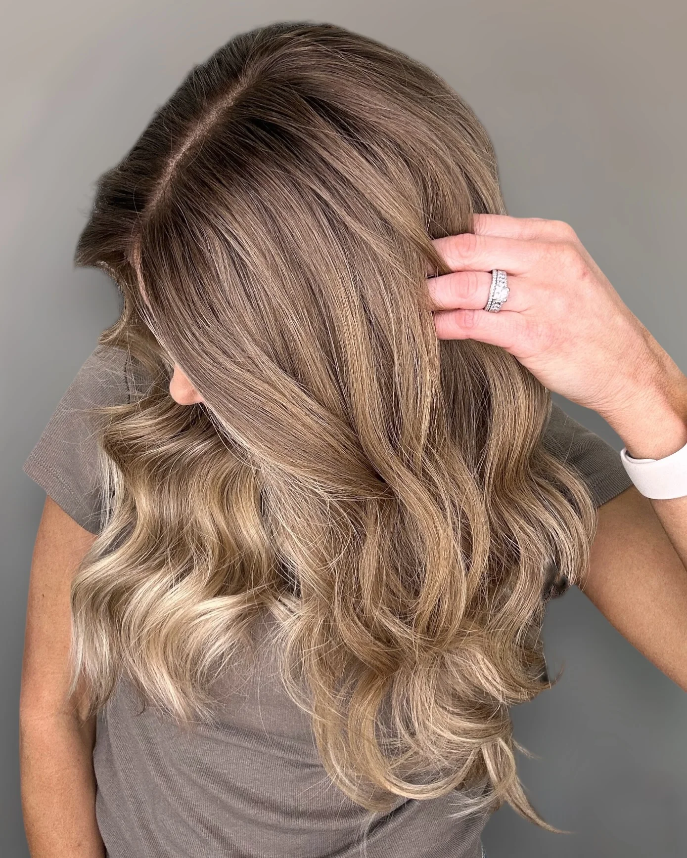 Perruques synthétiques douces de 24 pouces, perruque frontale en dentelle HD à reflets brun châtain ombré, perruque Body Wave Premium pour usage quotidien pour Cosplay