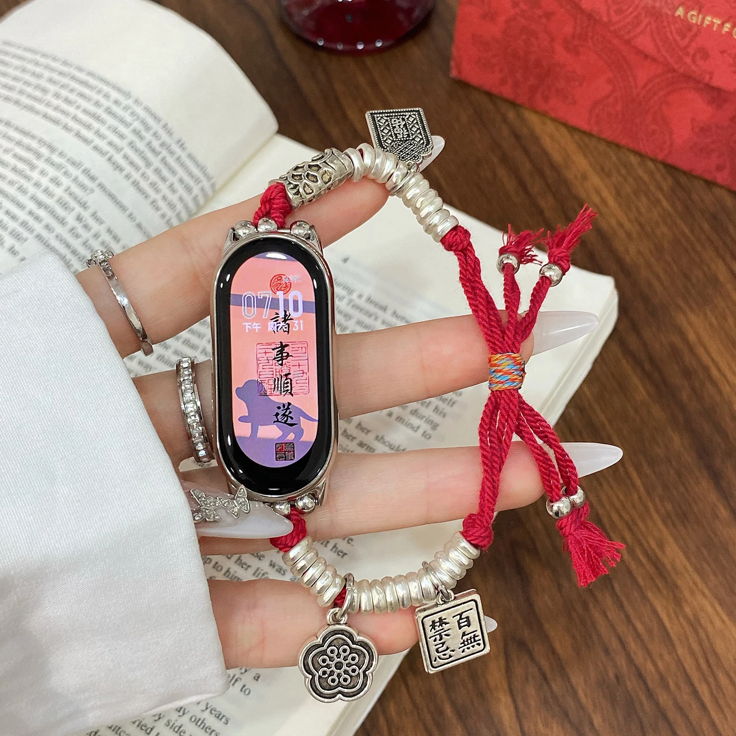 Female beaded bracelet is suitable for Mi Band 6 strap Mi3/4/5/6/7 model Transparent PC watch frame Mi8/9 metal connector