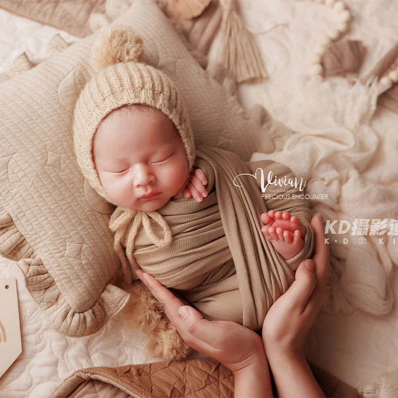 Newborn Cute Knit Pom-pom Hat with Stretch Swaddle Wrap Newborn Photography Props Handmade Unimal Doll Posing Pillow Scene Props