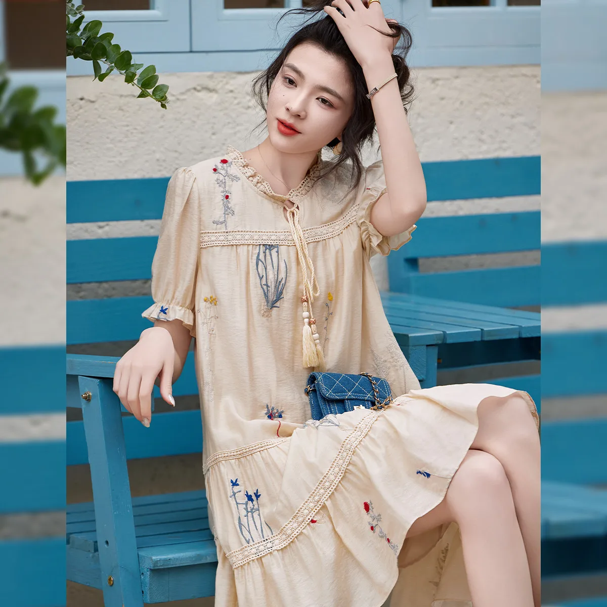LOUIS YAO 2025 Summer Sweet Embroidered Bubble Sleeve Dress Fresh Tassel Lace Round Neck Loose Women's Dress