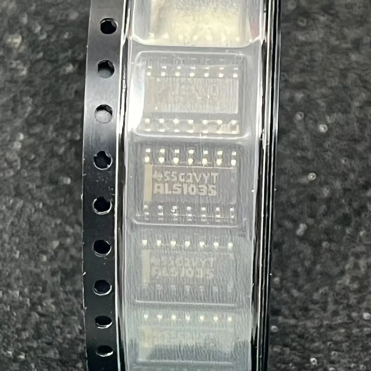 

SN74ALS1035DR 74ALS1035DR 74ALS1035D 74ALS1035 ALS1035 New Original In Stock