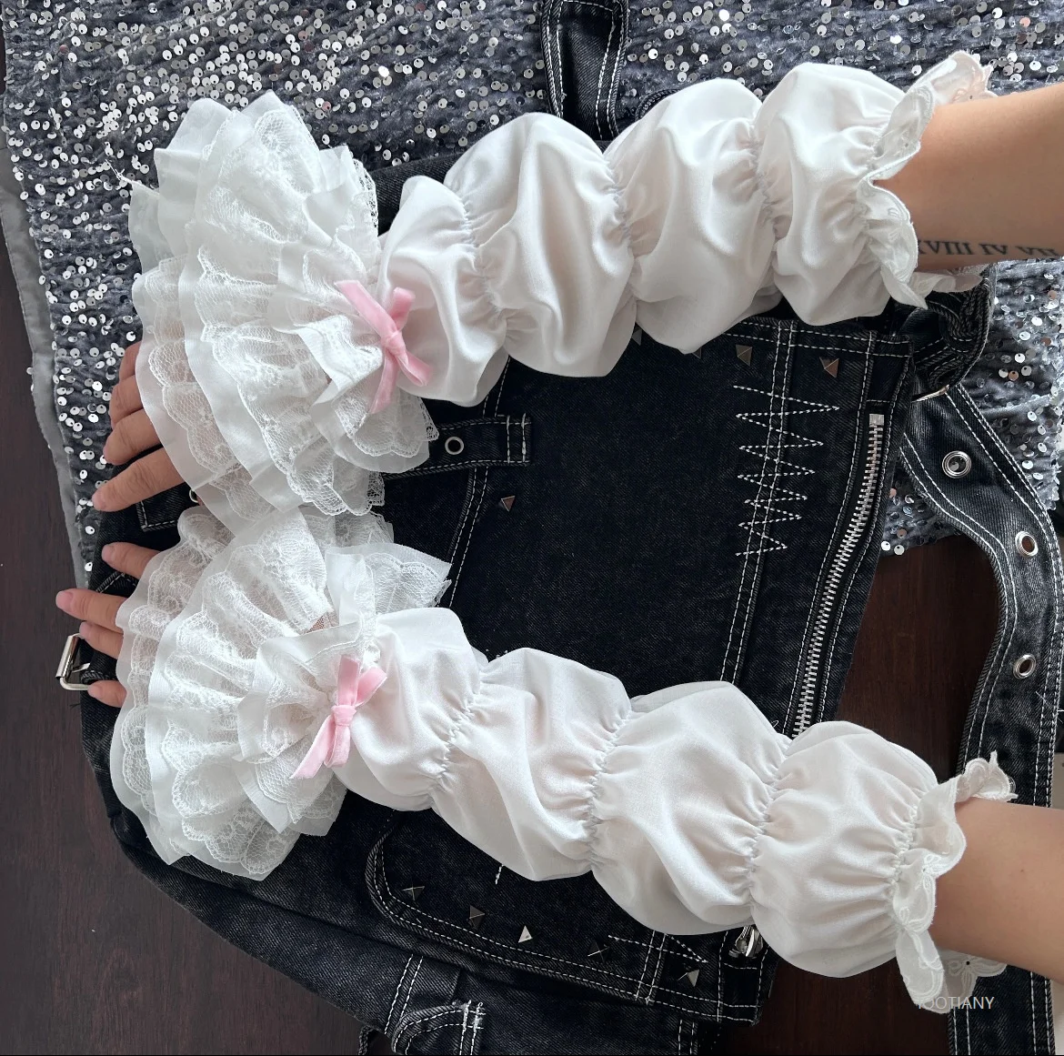 

Girls Sweet White Lace Layered Sleeves Removable Gloves Cosplay Ruffle Floral Elastic Wristband Bridal Cuffs For Wedding Party