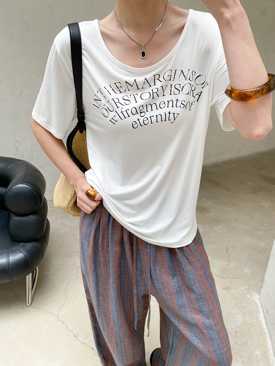 Sommerliches Damen-T-Shirt mit lässigem und modischem Design, Nischen-Design mit Buchstaben-Print, Rundhalsausschnitt und kurzen Ärmeln – Detail 8