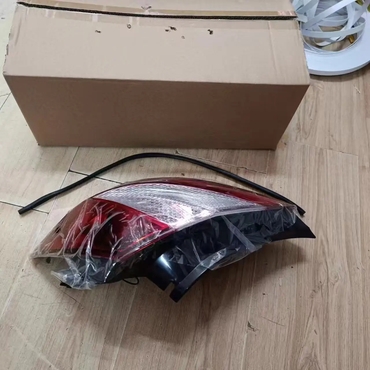 Chery Automobile New Rear Tail Light Assembly with Red Lens and Blue Light
