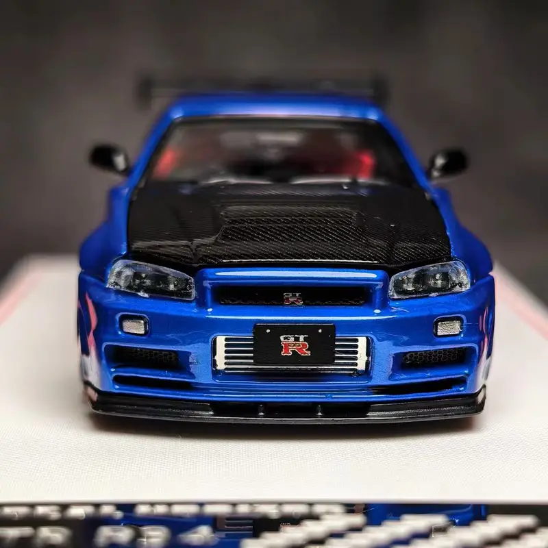 新入荷 Fh 1:64 日産 カーボンキャップ スカイライン GTR R34 Z-Tune 合金製ミニチュアダイキャスト 日産オーナメント カスタム玩具 子供向けギフト