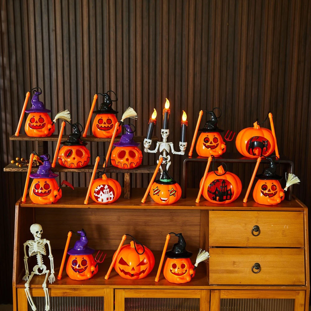 

Halloween Handheld Pumpkin Lantern Light Lighted up Pumpkin Party Decoration Trick or treat Children's Portable Lamp