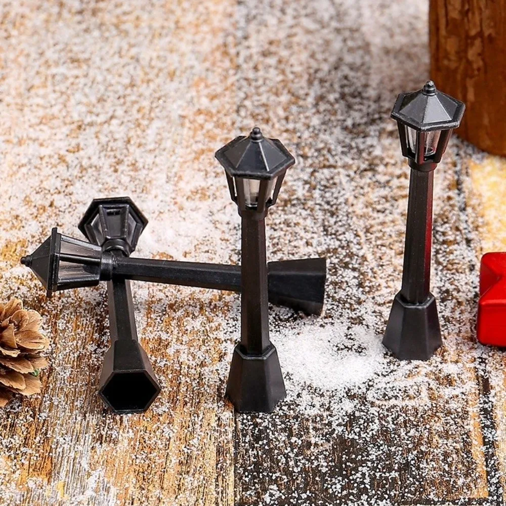 5PCS Plastic Model Mini Retro Street Lights Miniature Simulation Model Railway Train Lamp Scale Model Mini Christmas Style