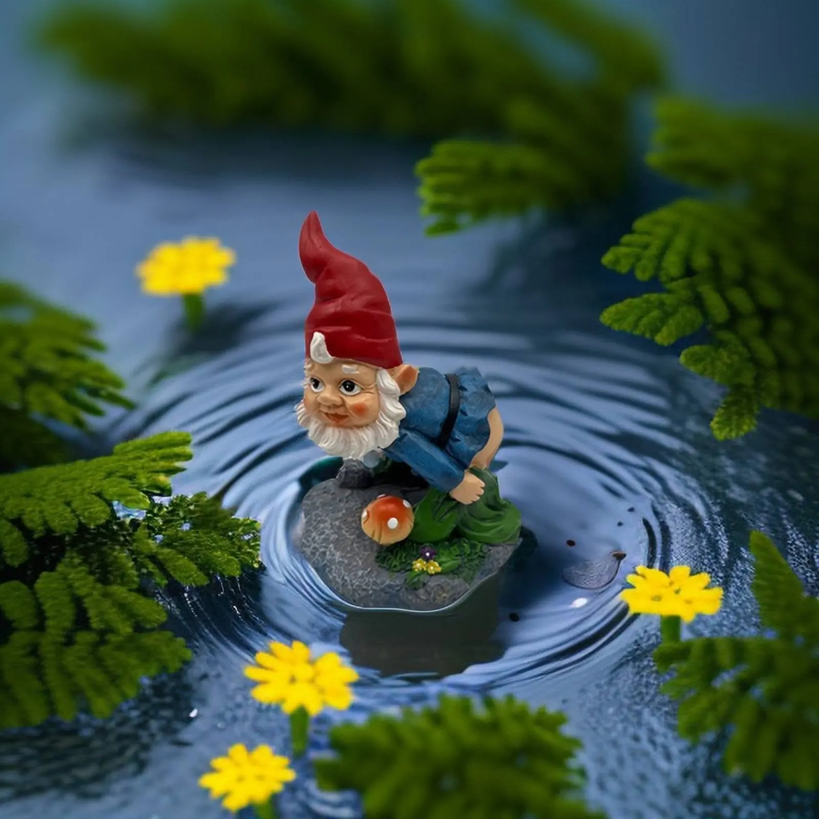 Moon Gnome Statue Outdoor Downspout Extender Cover Garden Gnome Ornament Long-Lasting Resin Drainpipe Statue Weather-Resistant view 5