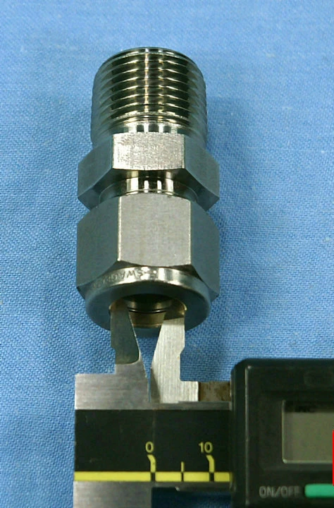 [SS-810-1-8]/Ferrule 1/2 in. to 1/2 in. NPT Male Thread