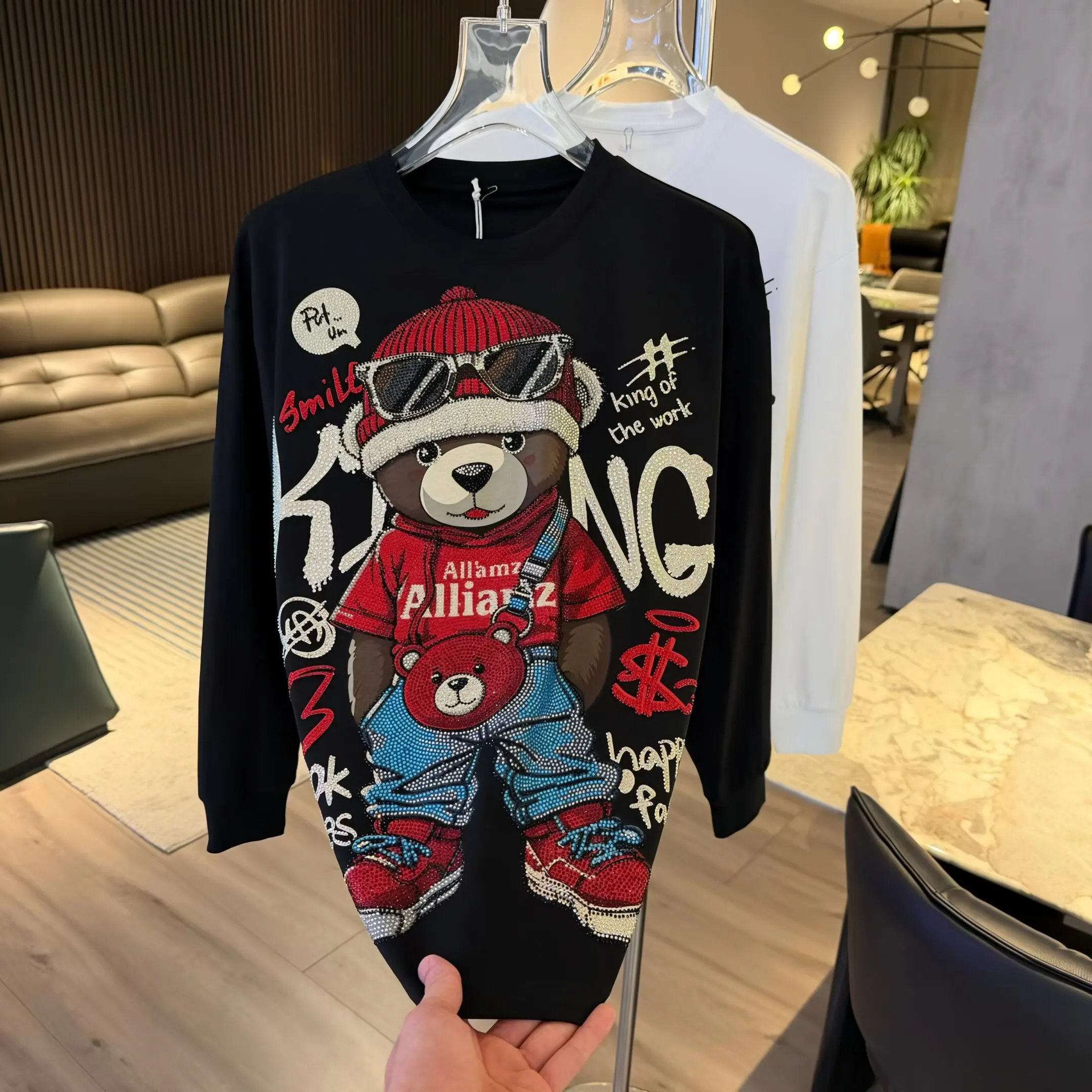 Handsome Bear Hot Diamonds Round Neck Pullover Top Autumn Winter Long Sleeve Sweatshirt All-match Male Cotton Hoodie T-shirt