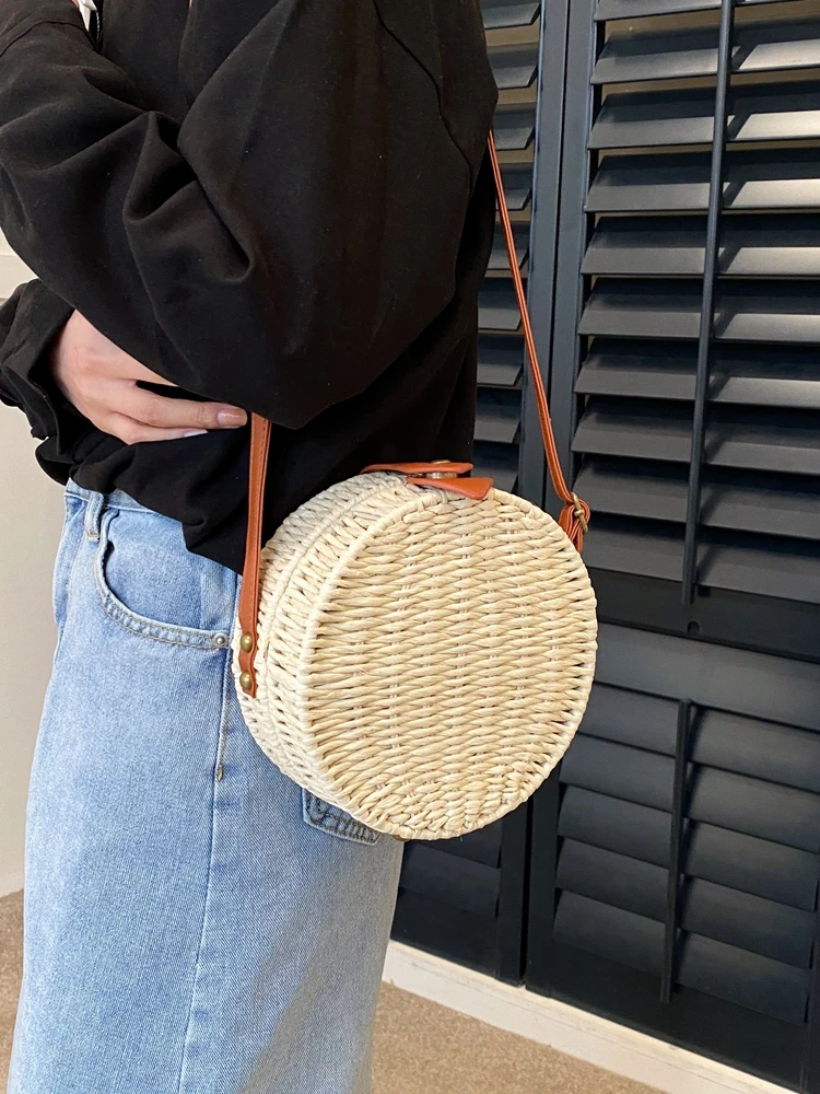 Korean Circular Woven Bag 2023 New Summer Women\'s Exquisite Lock Design Straw Woven Bag Beach Vacation Fashion Crossbody Bag