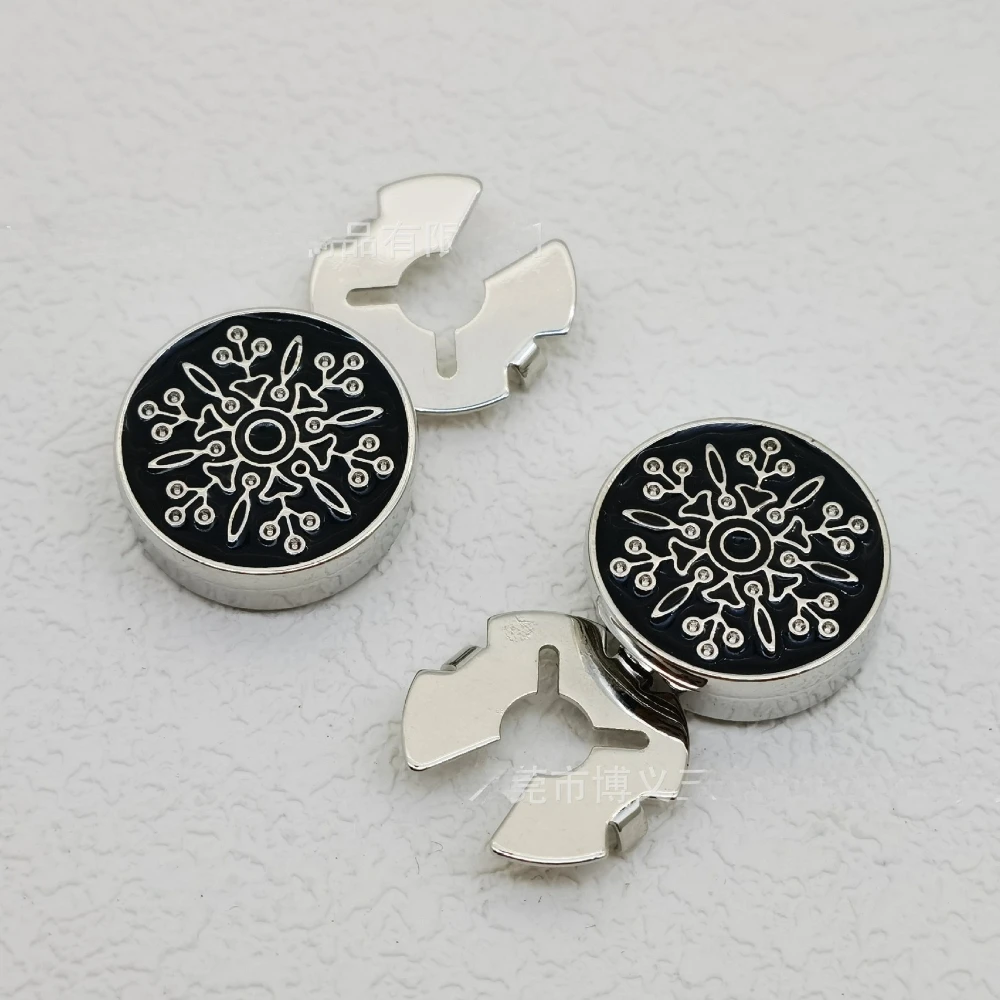 2PCS Bronze-tone Men's Accessories Set Floral Matching Shirt Cufflinks Stylish Decorative Buttons for Business Attire